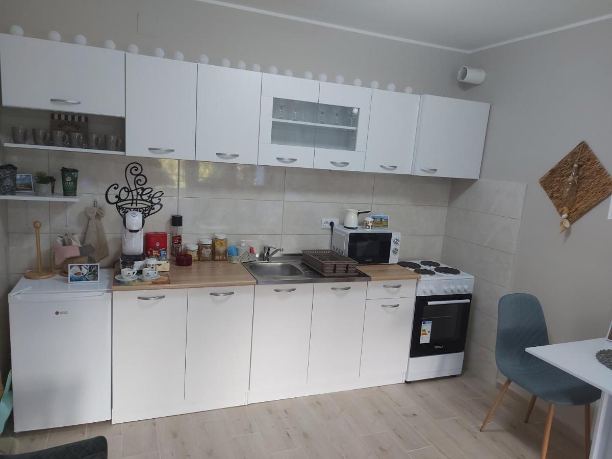 # Espresso 2 Apartman Sa Garazom Sremska Mitrovica Exterior photo