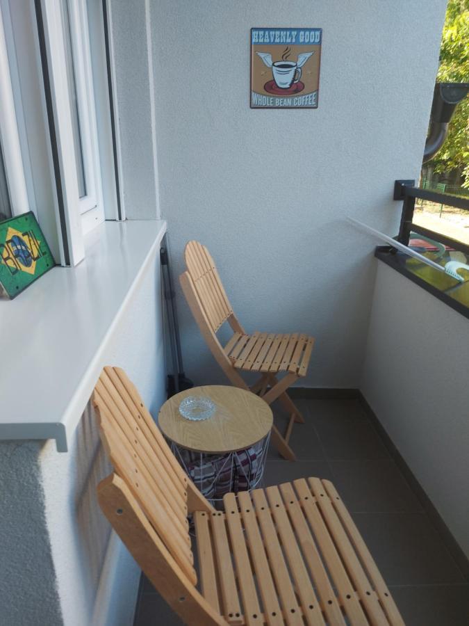 # Espresso 2 Apartman Sa Garazom Sremska Mitrovica Exterior photo